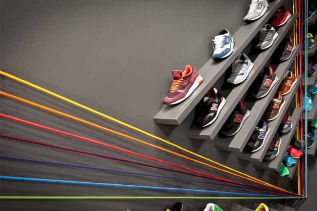 超酷的Run Colors运动鞋店设计