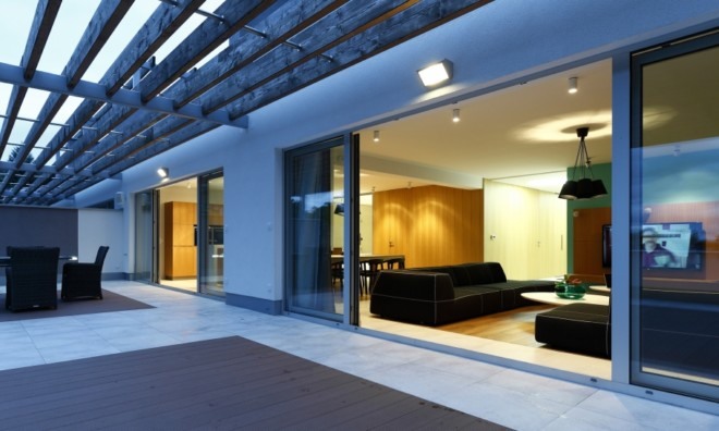 斯洛伐克宽敞的现代公寓设计