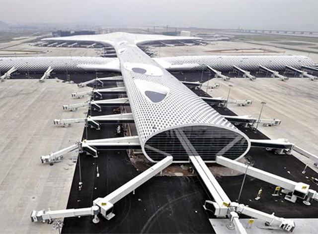 深圳宝安国际机场启用新LOGO
