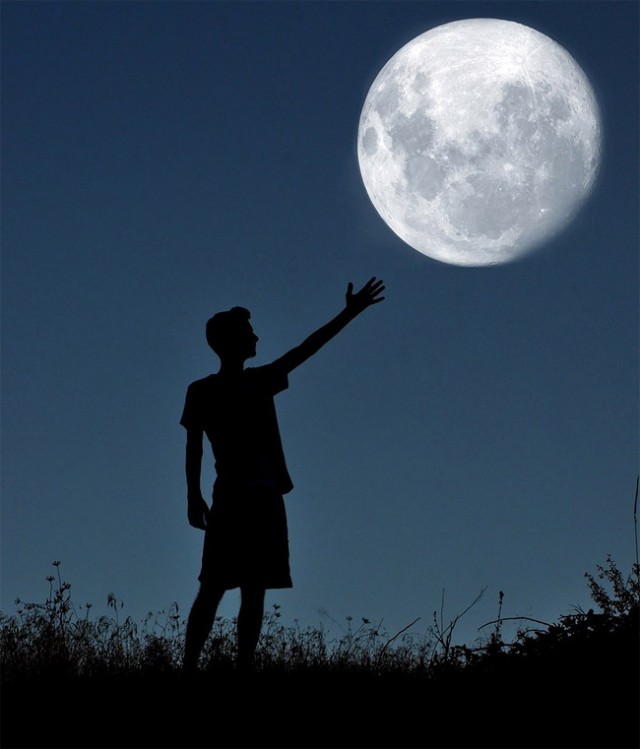 Adrian Limani创意月亮剪影摄影作品