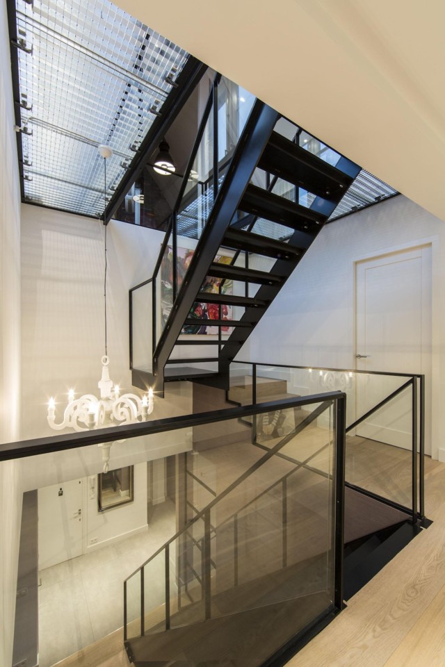 阿姆斯特丹现代复式公寓设计