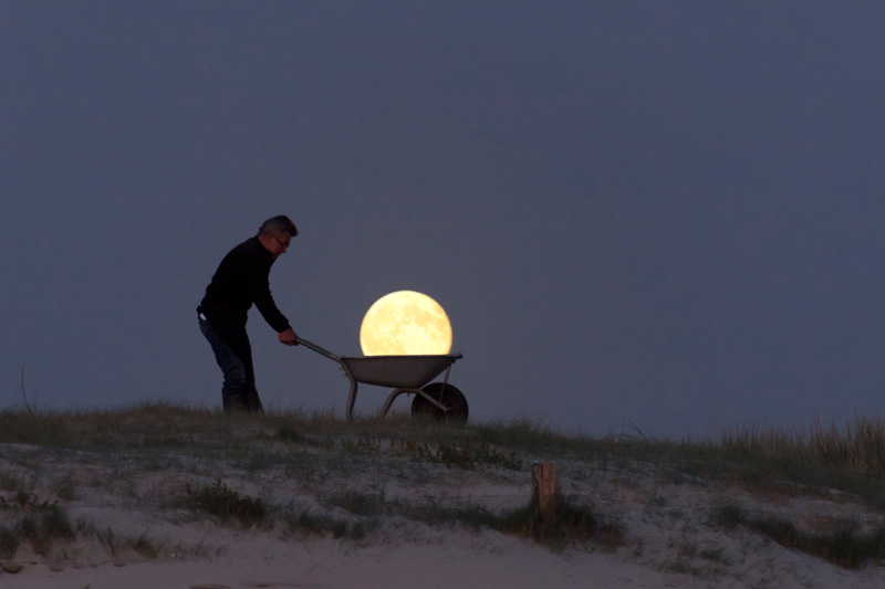 法国摄影师Laurent Laveder:与月亮游戏