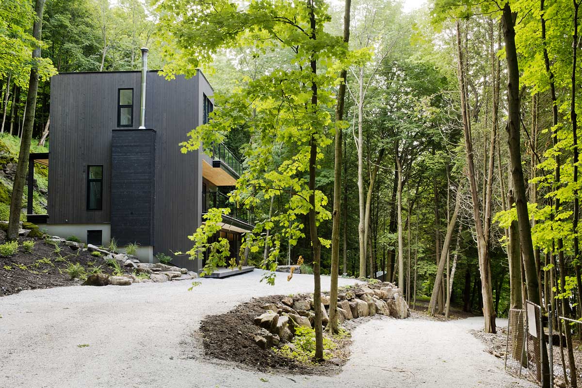 加拿大Champlain湖边林中别墅设计