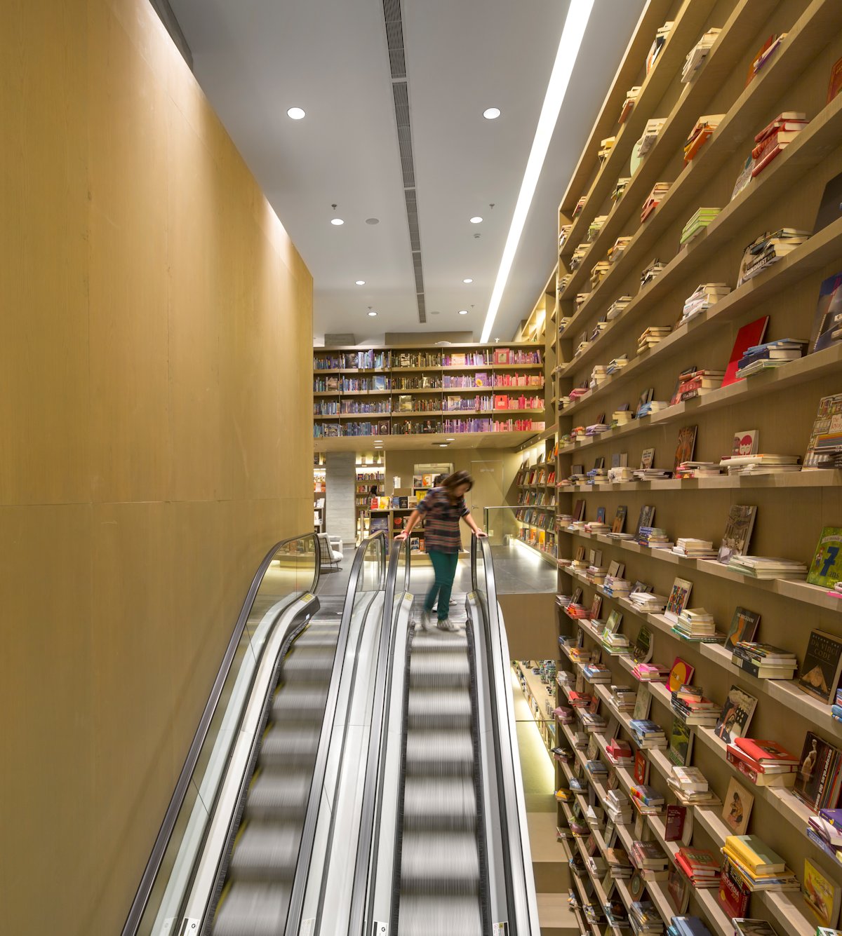 享受悠闲的阅读时光:里约热内卢Saraiva书店空间设计