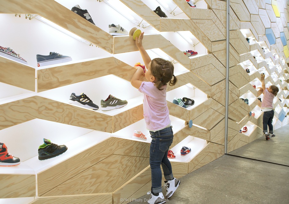Suppakids儿童运动鞋店设计