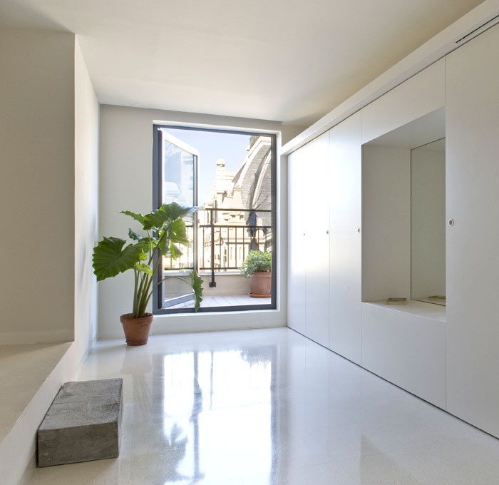 朴素的奢华:巴塞罗那顶层复式住宅设计