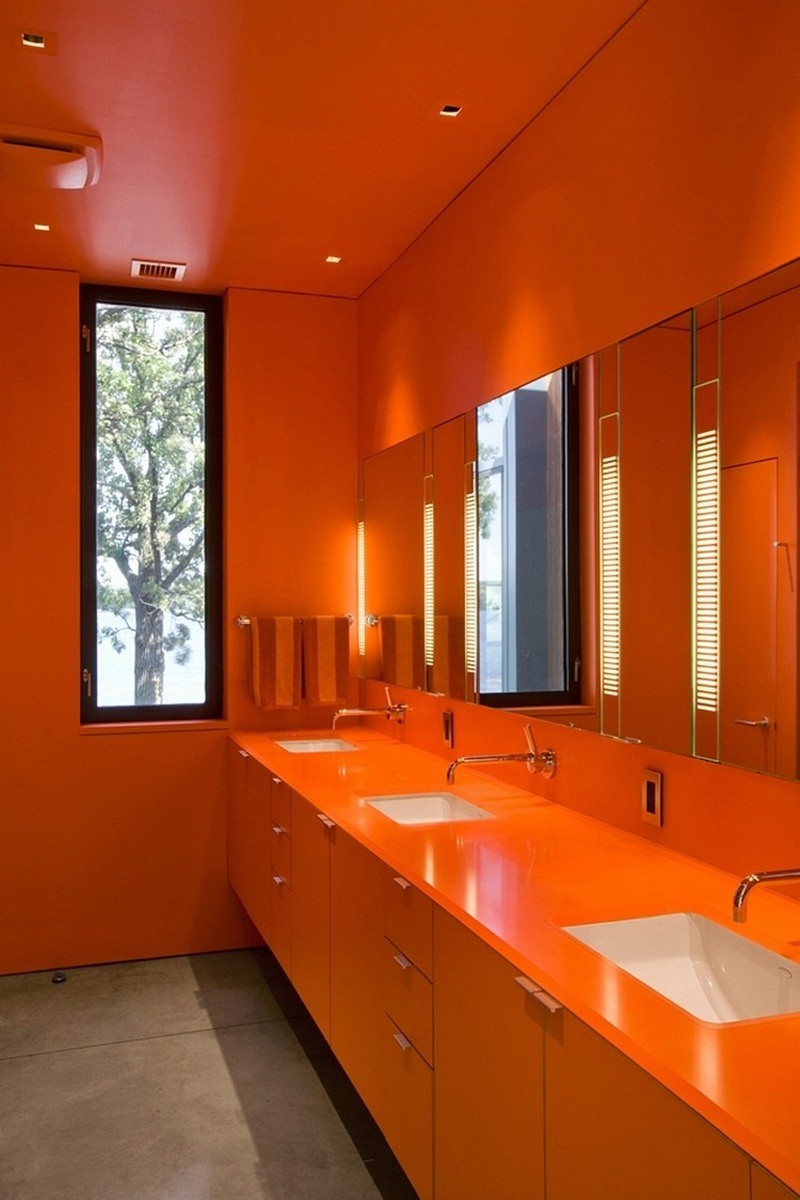 大胆的色彩:7个现代家庭卫生间设计