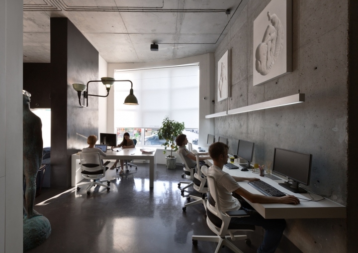 极简主义与阁楼元素:基辅Makhno工作室办公空间设计