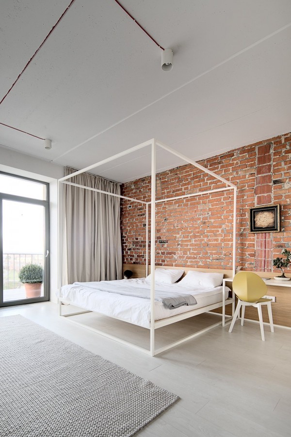 斑驳的红砖墙:简约个性的现代公寓设计