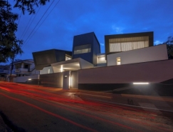 狂野外观下极简装修风格的别墅设计