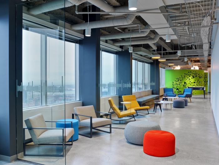 时尚色彩的LinkedIn多伦多办公室设计