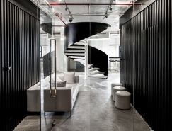 曼谷Rabbit’s Tale黑白办公空间设计