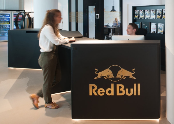 红牛饮料(Red Bull)斯德哥尔摩办公室设计