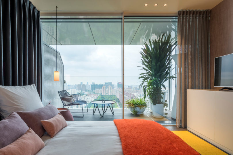 色彩空间：上海充满活力的250平米住宅装修设计